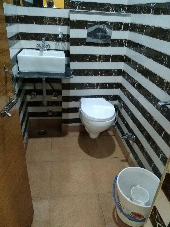 Silver Palace Hotel نيودلهي المظهر الخارجي الصورة